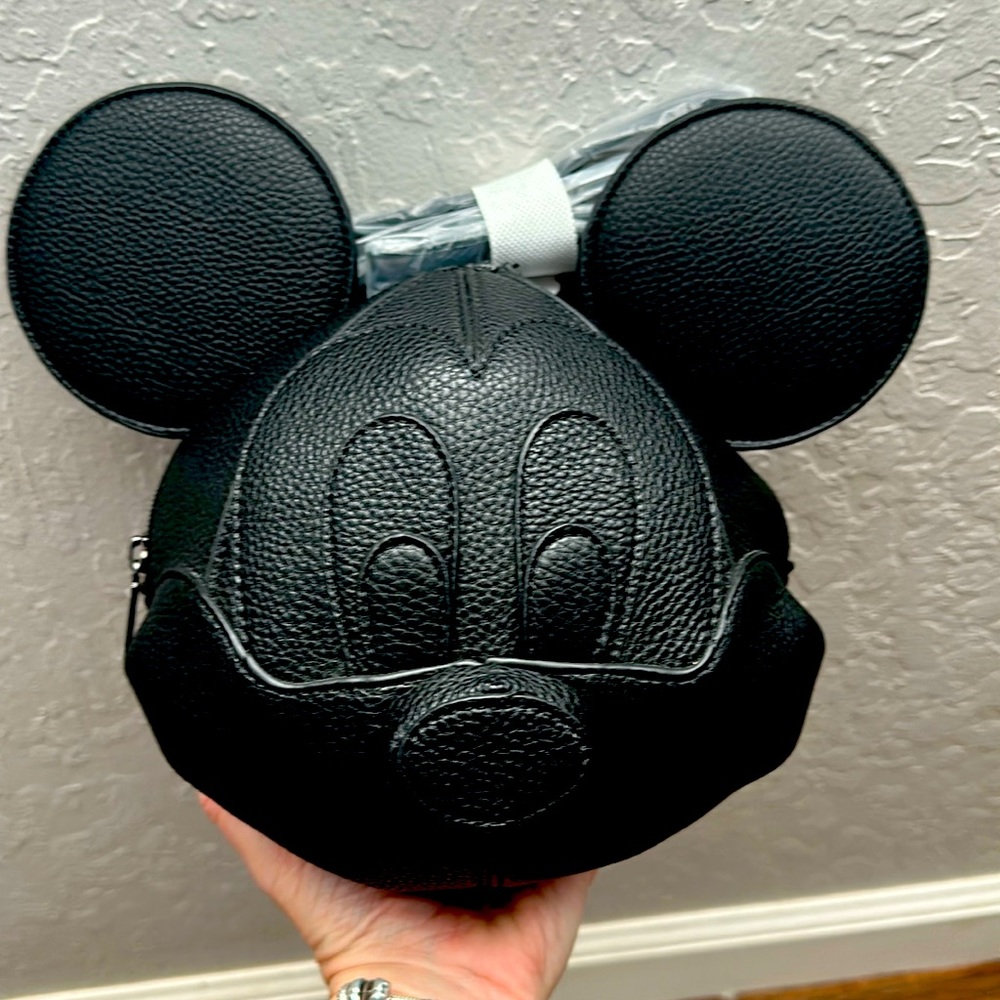 NWT Danielle Nicole Mickey 3D Crossbody Bag